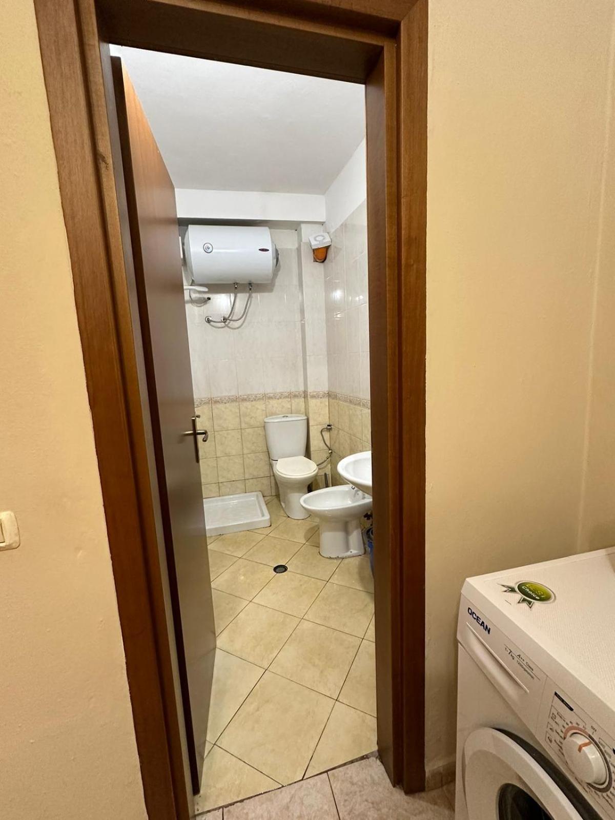 Esar Apartment Драч Екстериор снимка