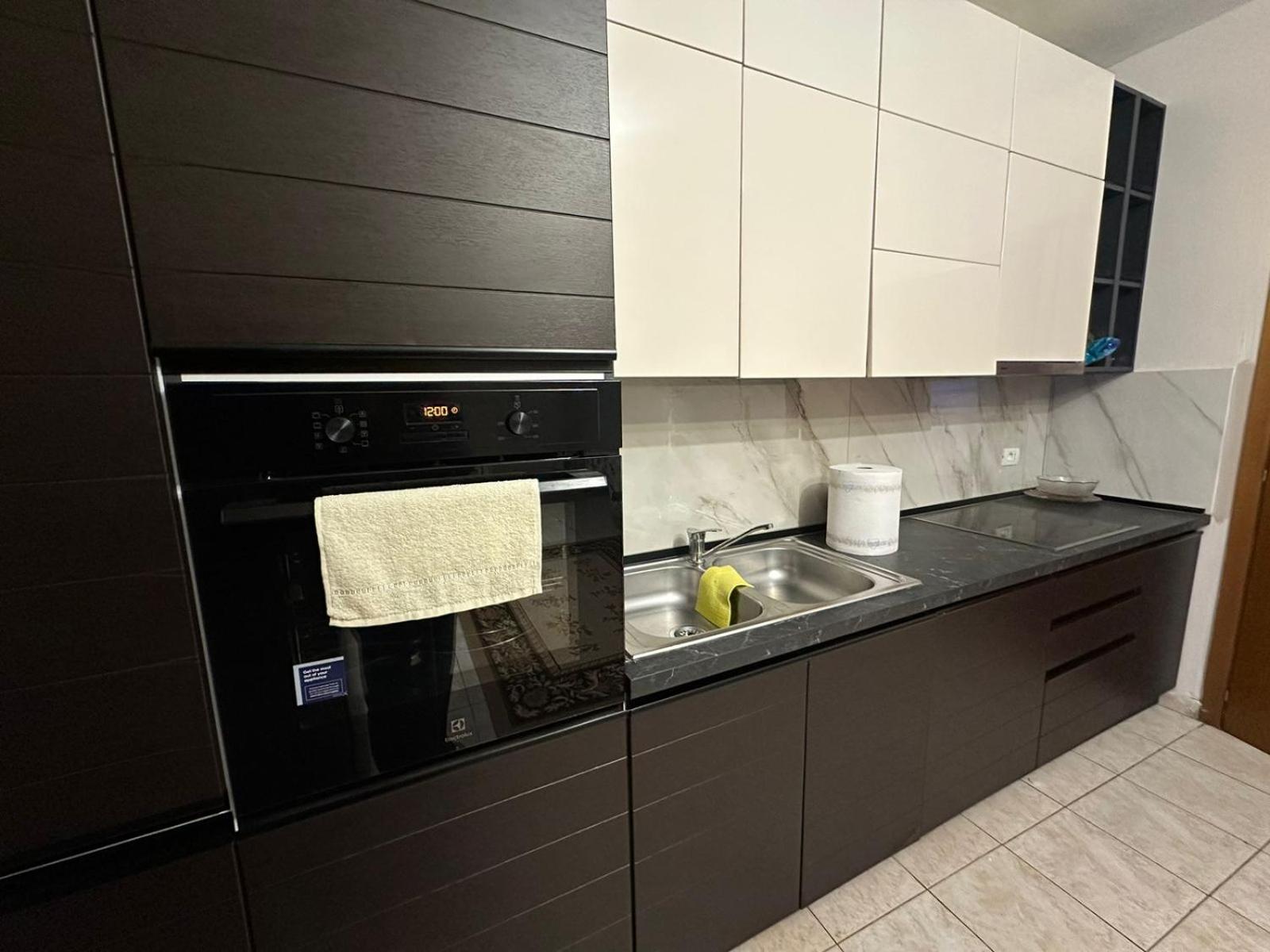Esar Apartment Драч Екстериор снимка